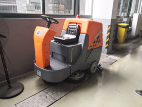 <b>上海某机械公司采购驾驶式洗地机YH-860/36一台</b>